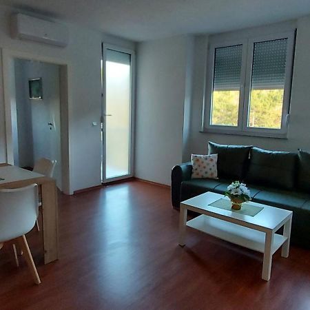 Apartmani Miki โอครีด ภายนอก รูปภาพ