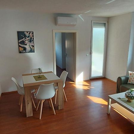 Apartmani Miki โอครีด ภายนอก รูปภาพ