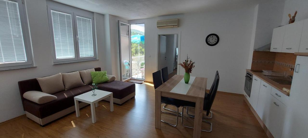 Apartmani Miki โอครีด ภายนอก รูปภาพ